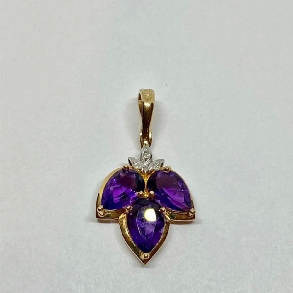 REDUCED Beautiful amethyst pendant set in 14K